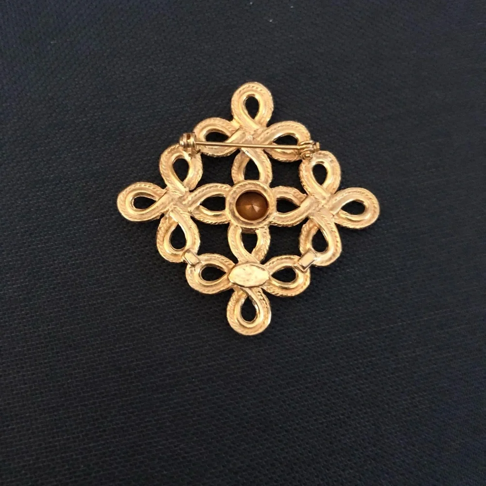 Vintage Openwork Rhinestone Brooch Pin